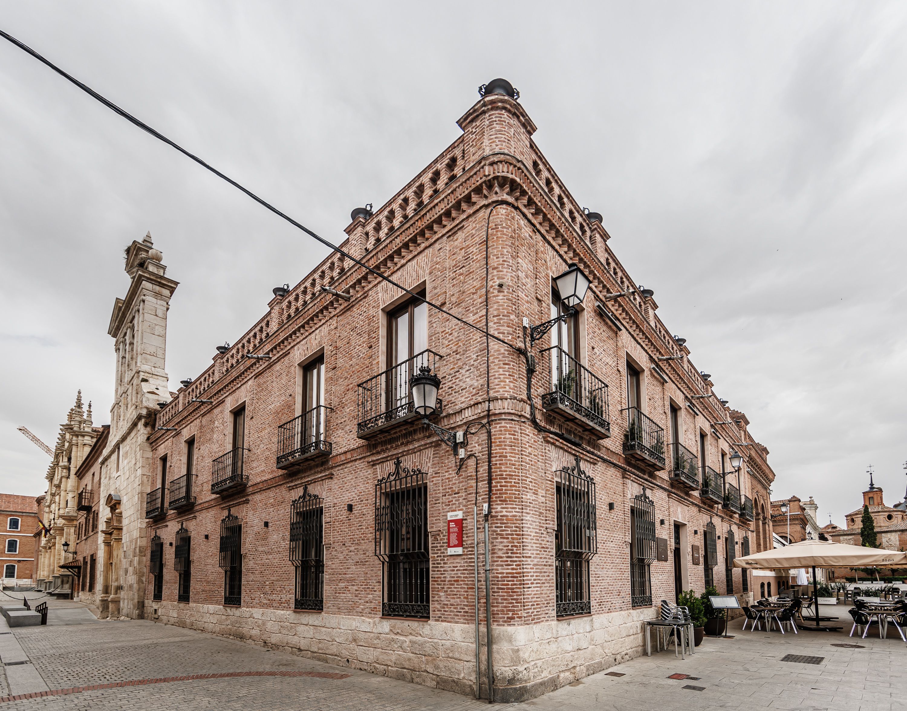 Edificio de las Cráteras